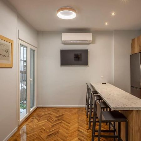 Karolou Ntil- Ground Floor Suite Tesalonika Bagian luar foto
