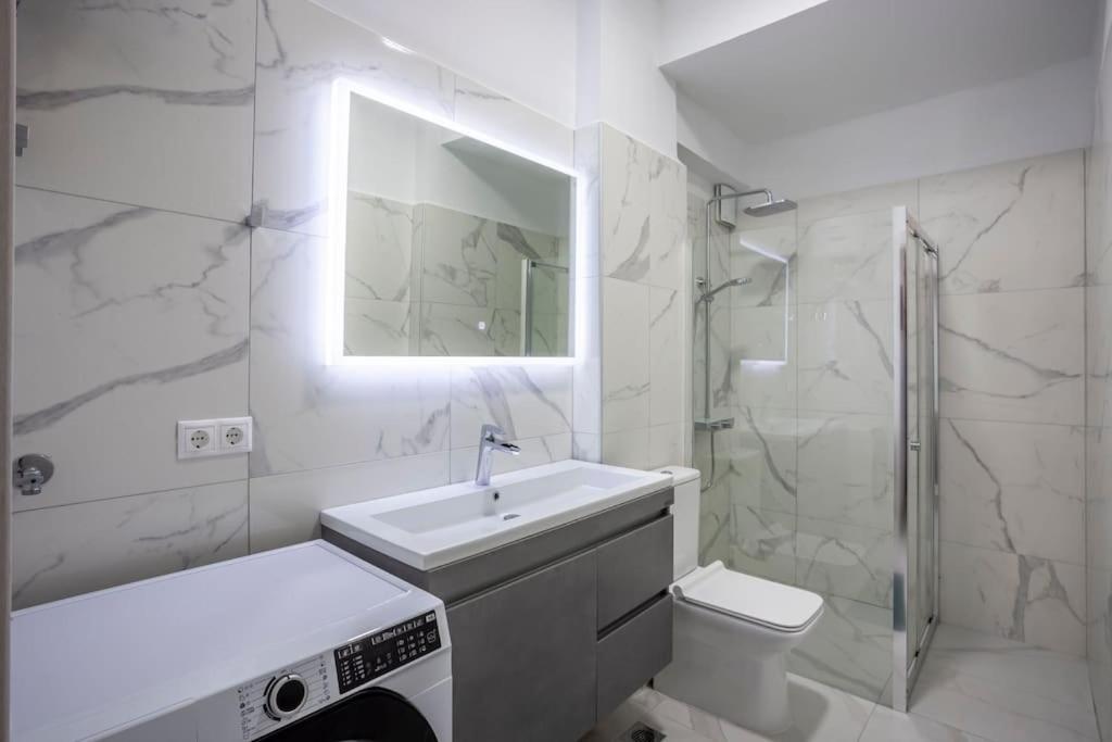 Karolou Ntil- Ground Floor Suite Tesalonika Bagian luar foto